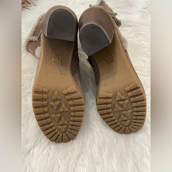 FRYE Jen Shearling Short Boot - taupe size 8 - Picture 15 of 16